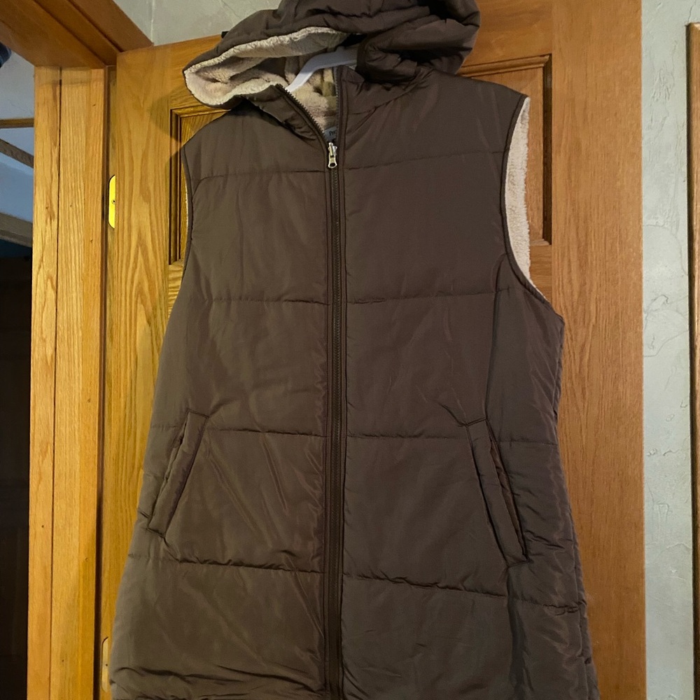 Sleeveless Hooded Puffer Vest - Brown